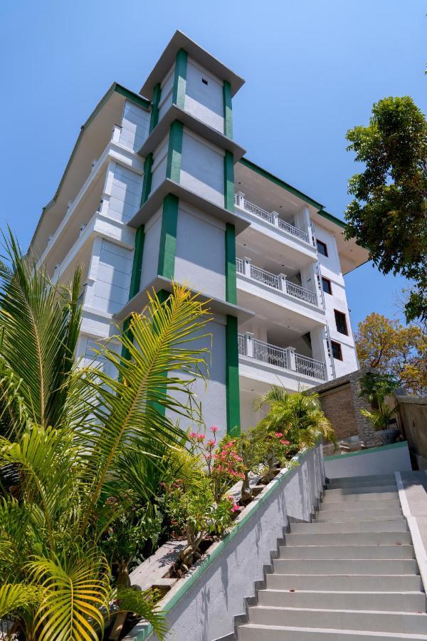 Monte Prundi Hotel Labuan Bajo Exteriér fotografie